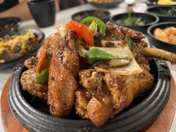 7a9b7a237ad146a55d2897ec3f996acb_1763060655_8345.jpg